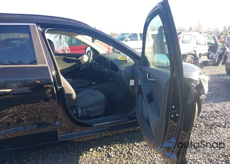 2025 Kia Niro Plug-In Hybrid Sx Touring from USA, damaged, VIN KNDCR3LF3S5280457